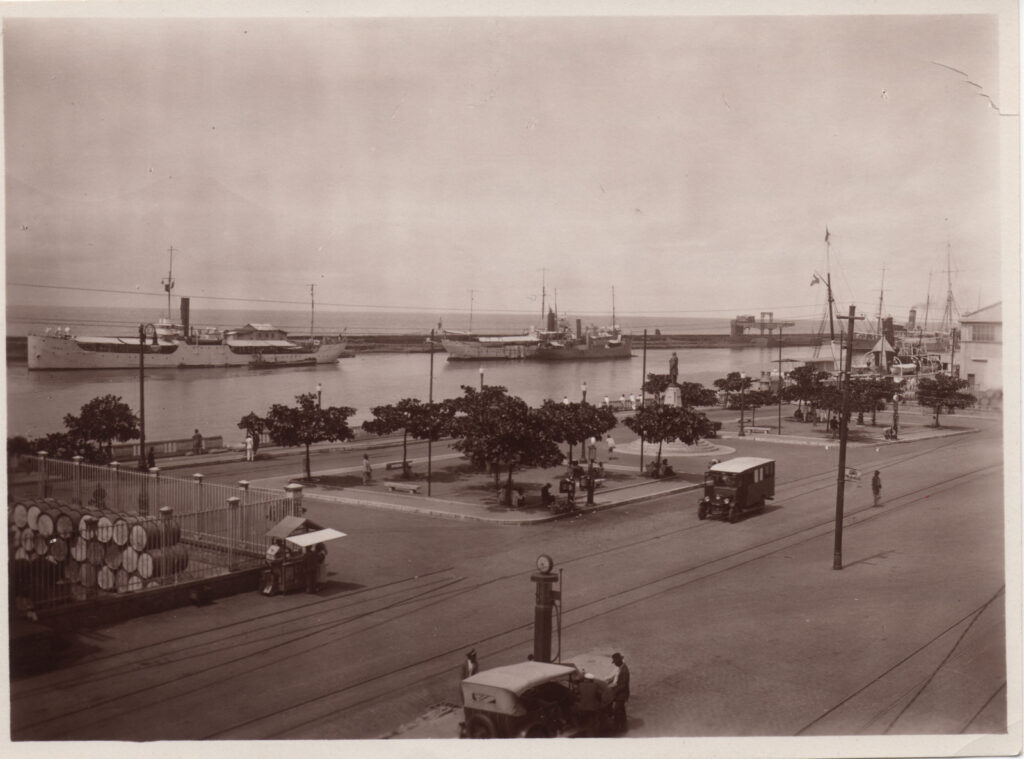 1 juin 1928 Pernambouc Emplacement habituel de l'Aviso Peronne. Derrière lui l'aviso "Belfort"