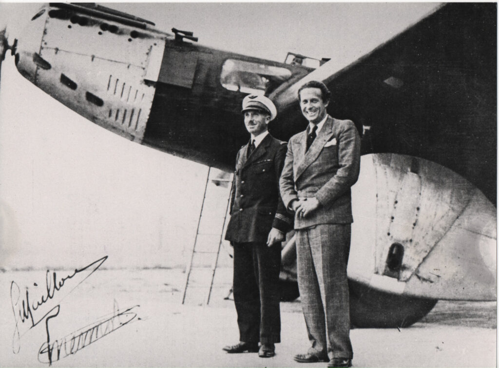 Oran 29 novembre 1931 Tentative de record en circuit fermé Louis Mailloux et Jean Mermoz devant le Bernard 81