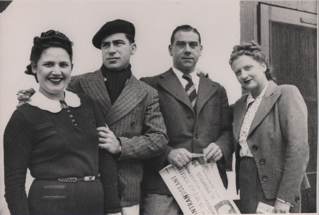 de gauche à droite : Noelle Guillaumet?, Henri Guillaumet, Antoine de Saint-Exupéry, Jacques Néri, x.