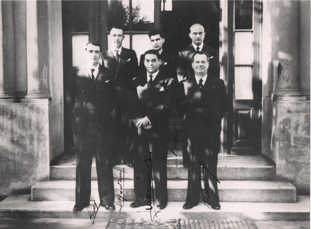 de gauche ‡ droite Photo dÈdicacÈe : en haut Le Morvan, Jacques NÈri, Paul Comet en bas Chapaton, Henri Guillaumet, Leclaire
